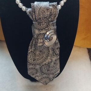 Silver Paisley Women's Fashion Tie with Decorative Silver Brooch